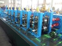 焊管設備與客戶近距離接觸